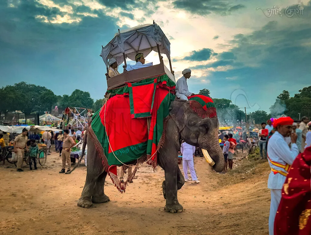 रामलीला का मंचन सुनते श्री काशी नरेश