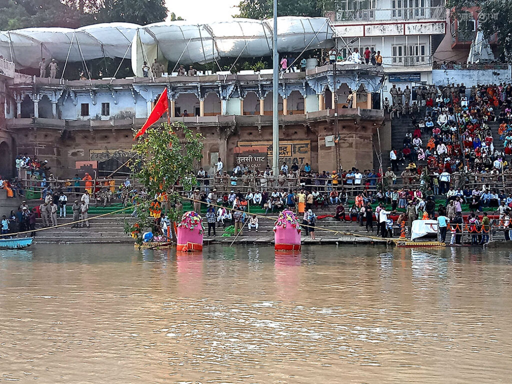 नाग नथैया लीला, वाराणसी 3 Naag Nathaiya Leela Croud at Tulsi Ghaat